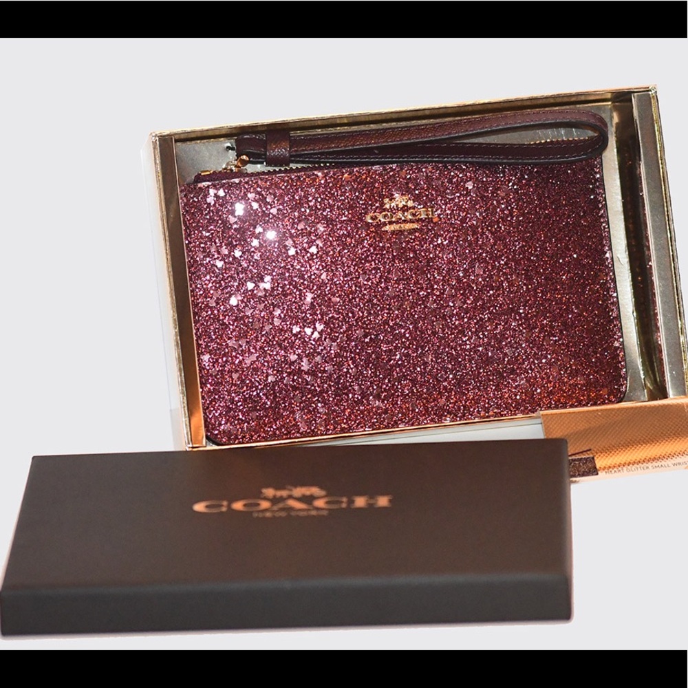 🌺 COACH Star Glitter Small Wristlet- Raspberry